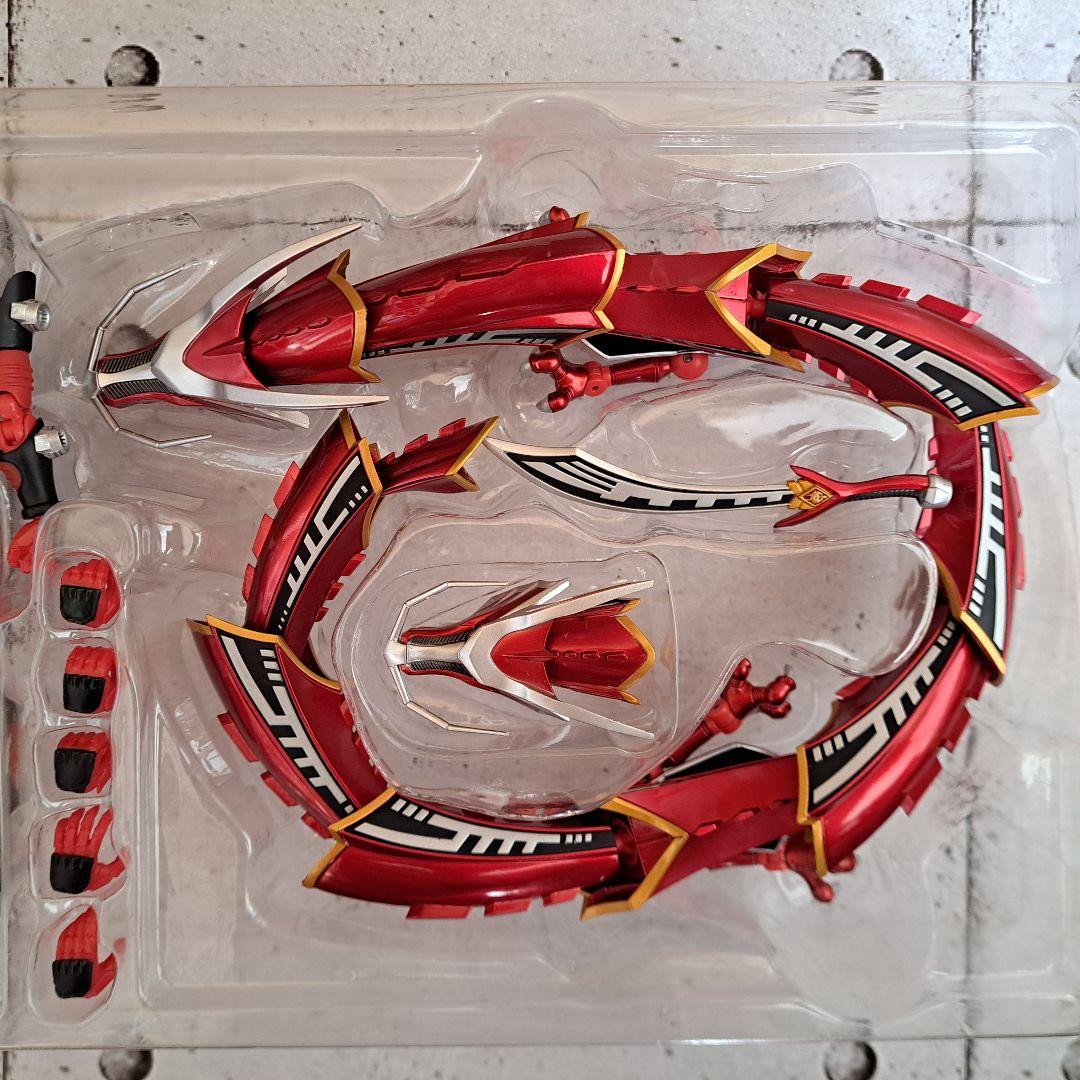 S.H.Figuarts 仮面ライダー龍騎 & ドラグレッダー