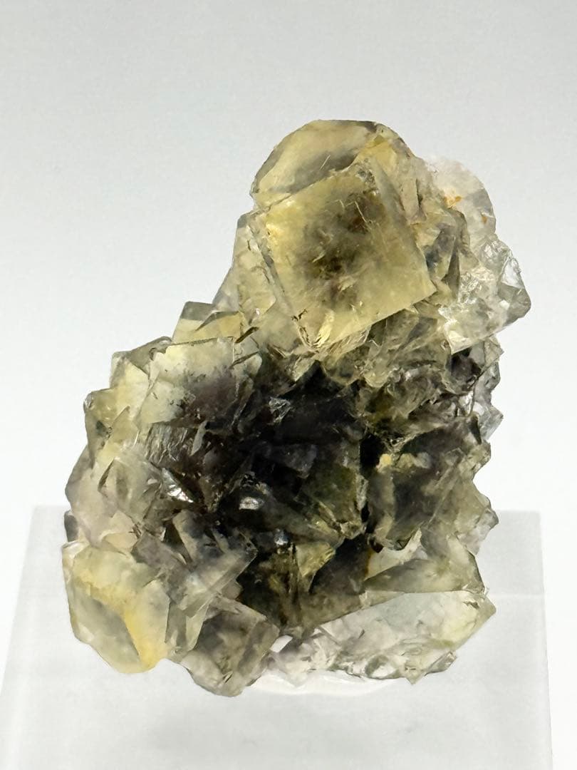 イエローフローライト　ナミビア　オコルス産　蛍石　原石　鉱物標本　天然石　隕石