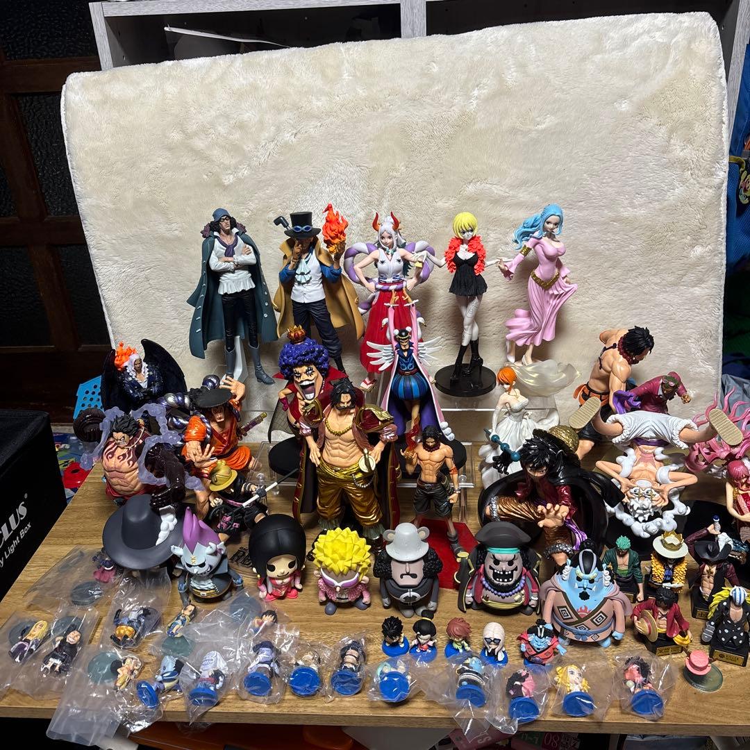 ワンピース フィギュア 大量 まとめ売り ワンピース フィギュア セット 35体 大量 まとめ売り - メルカリ