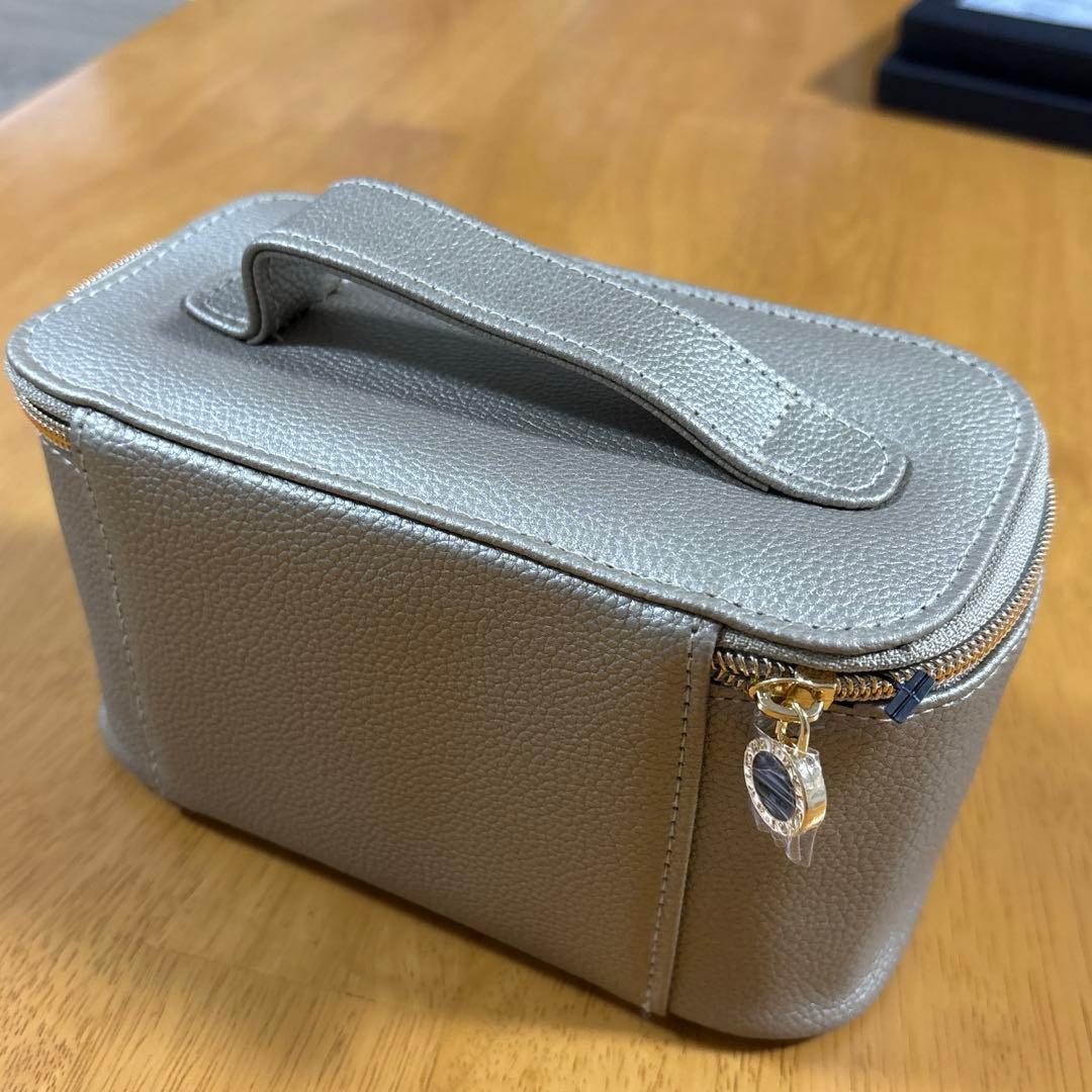 【未開封】エミレーツ　ファーストクラス　アメニティ エミレーツ航空 ファーストクラス アメニティ 非売品 - メルカリ