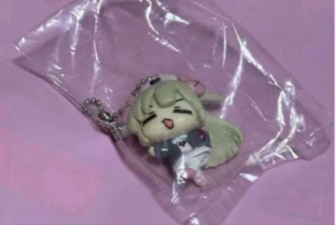 ガチャガチャ　名取さな　ぶーん　チャーム