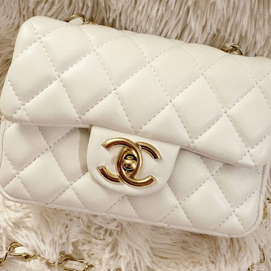 シャネル キルティング チェーンショルダーバッグ ホワイト