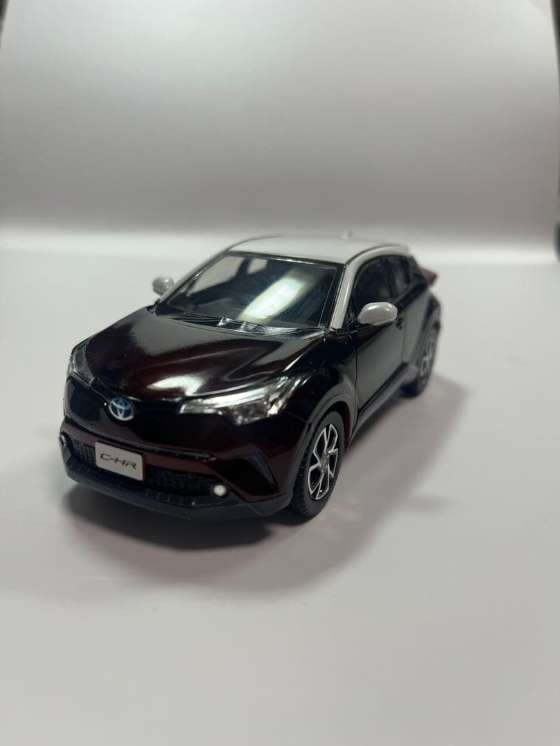 アオシマ 1/32 トヨタC-HR プラモデル完成品