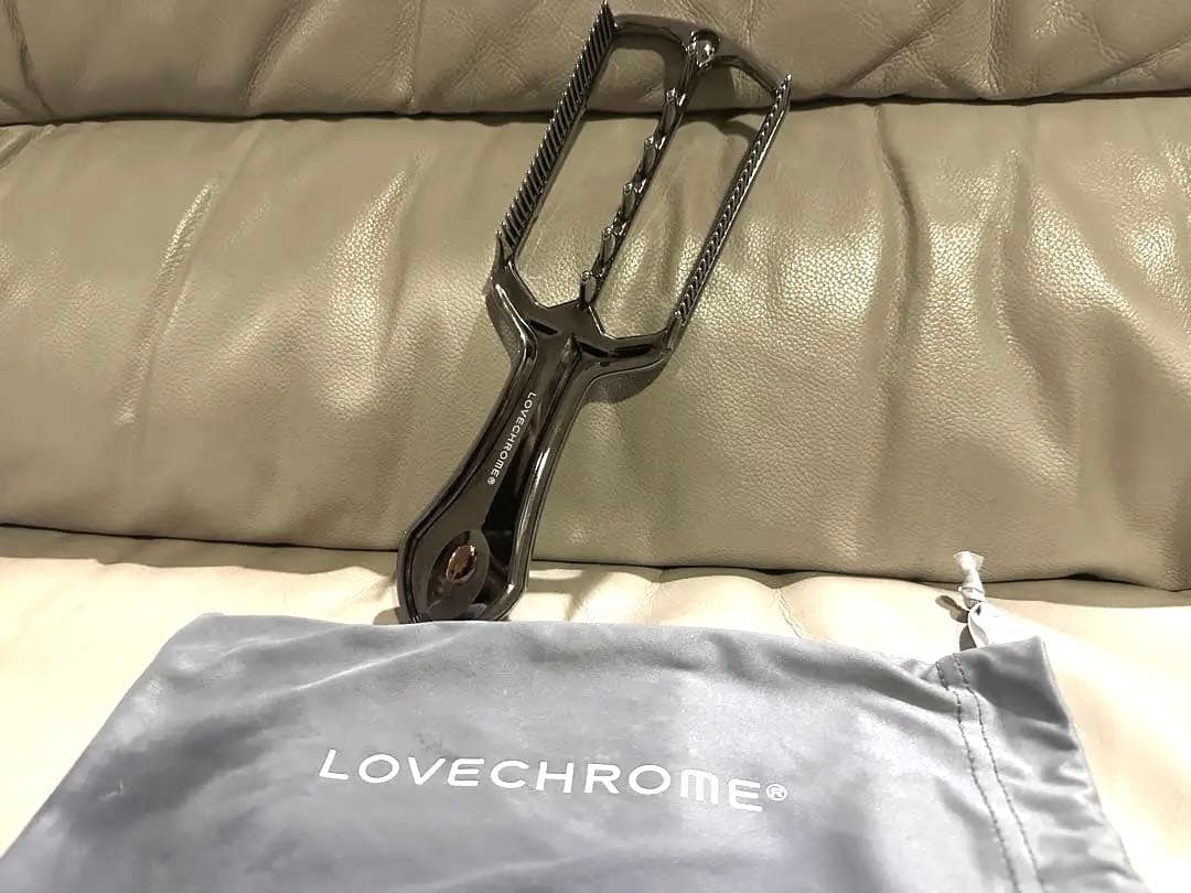 LOVECHROME ヘアブラシ 収納袋付き 収納袋付き 】 LOVECHROME くし ラブクロム ヘアコーム K24GPスカルプ