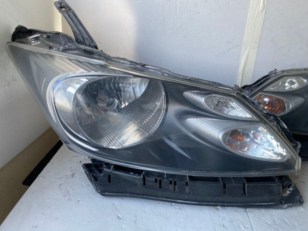 ホンダ フリード GB3 / GB4 前期 純正HIDヘッドライト 左右セット