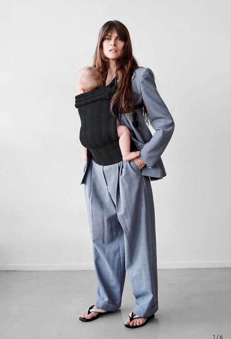 artipoppe ザイガイスト アロー・ゾロ 抱っこ紐 黒 アロー・ゾロ | Zeitgeist(ザイガイスト) 抱っこ紐 | アーティポッペ