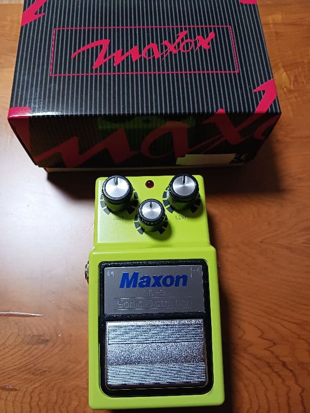 【極美品】MAXON SD-9 日本製 MAXON / SD9の特徴と使い方などをレビュー。バンドによく馴染む、音