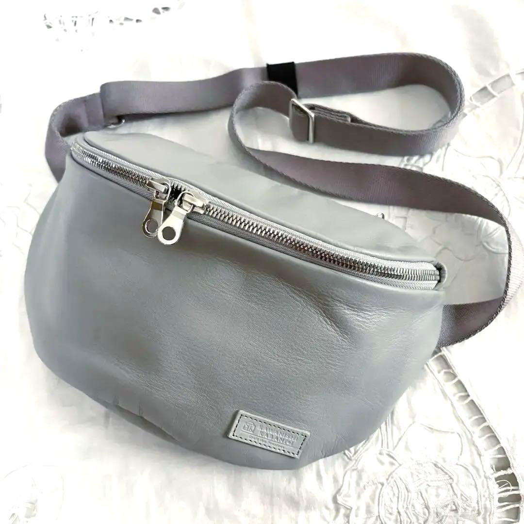 カワニシカバン cobii コビー　撥水レザー　ボディバッグ　グレー