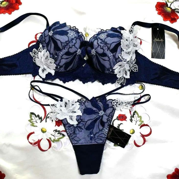 新品・タグ☆ワコール☆サルート☆９６G・プラダを着た悪魔☆ＫＯ☆Ｃ７５＆ソングＭ