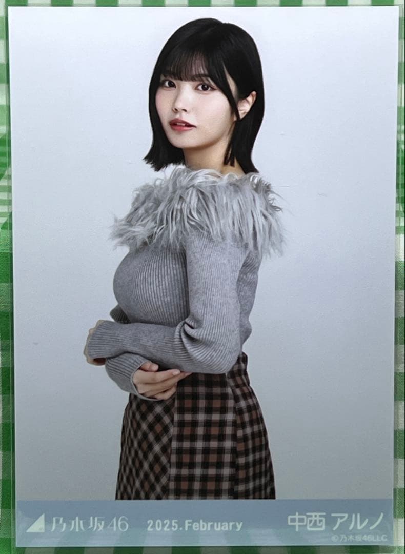 中西アルノ 生写真 オフショルニット チュウ - メルカリ