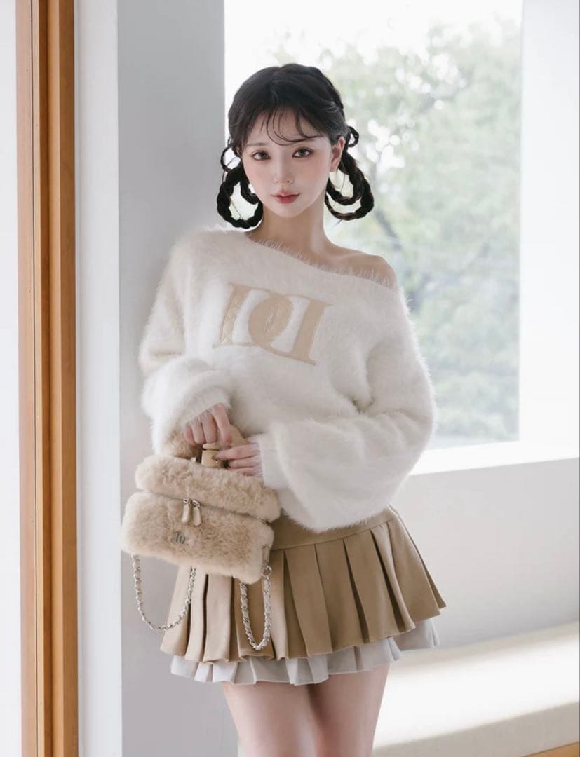 ダーリッチDDロゴワンショルニットトップス