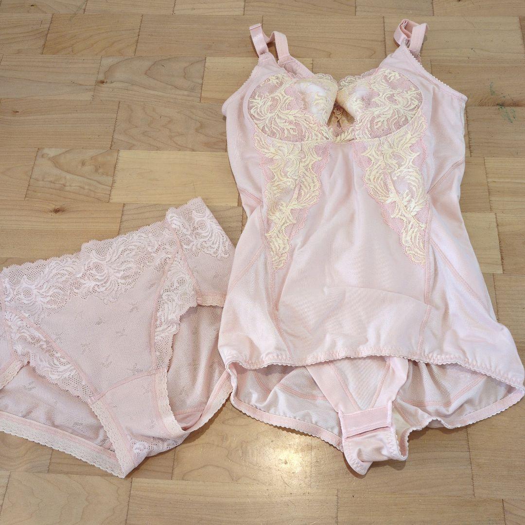 マルコ ボディスーツとショーツセット