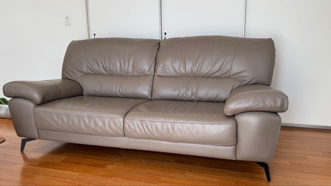 p*0様 フランスベッド　サコモディ　グレー レザーソファ モダンデザイン イタリア製レザーソファブランド｜S'ACCOMODI（サコモディ）｜家具