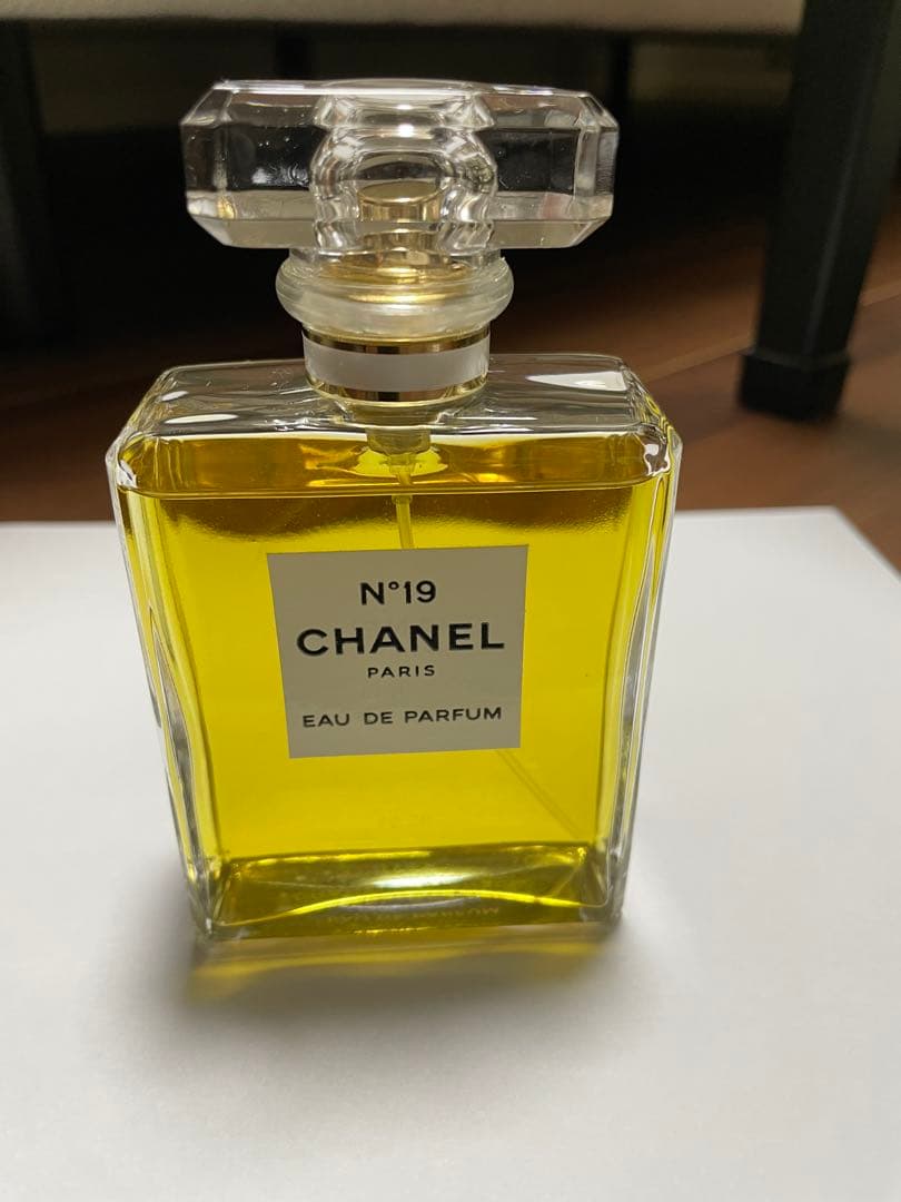 CHANEL N°19 Eau de Parfum 100ml