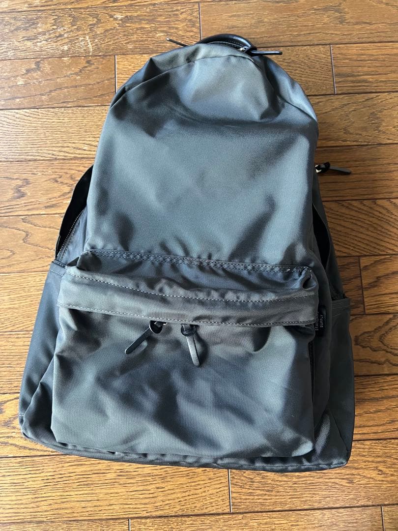 美品【スタンダードサプライ】コーデュラ素材　濃グレーバックパック
