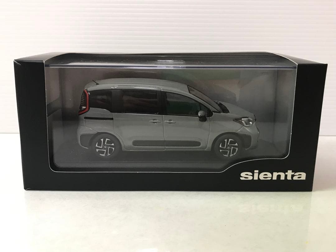 新型シエンタ 非売品カラーサンプル カーキ ミニカー 1/30 - メルカリ