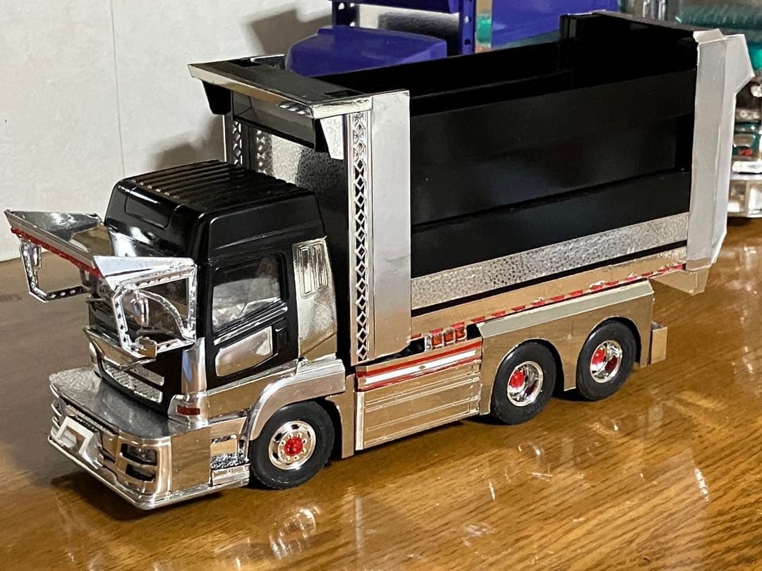 デコトラダンプ、1/32スーパーグレートデカ箱ダンプ、完成品 - メルカリ