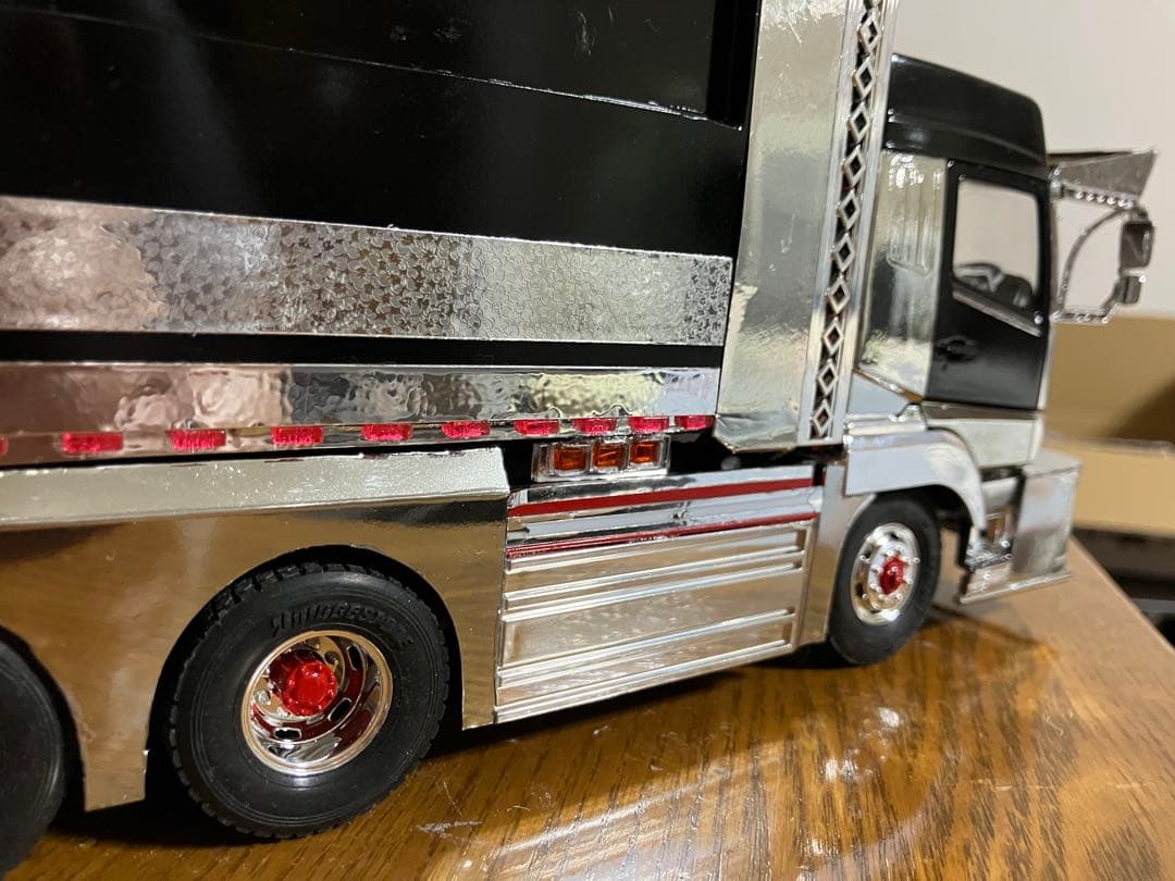 デコトラダンプ、1/32スーパーグレートデカ箱ダンプ、完成品 - メルカリ