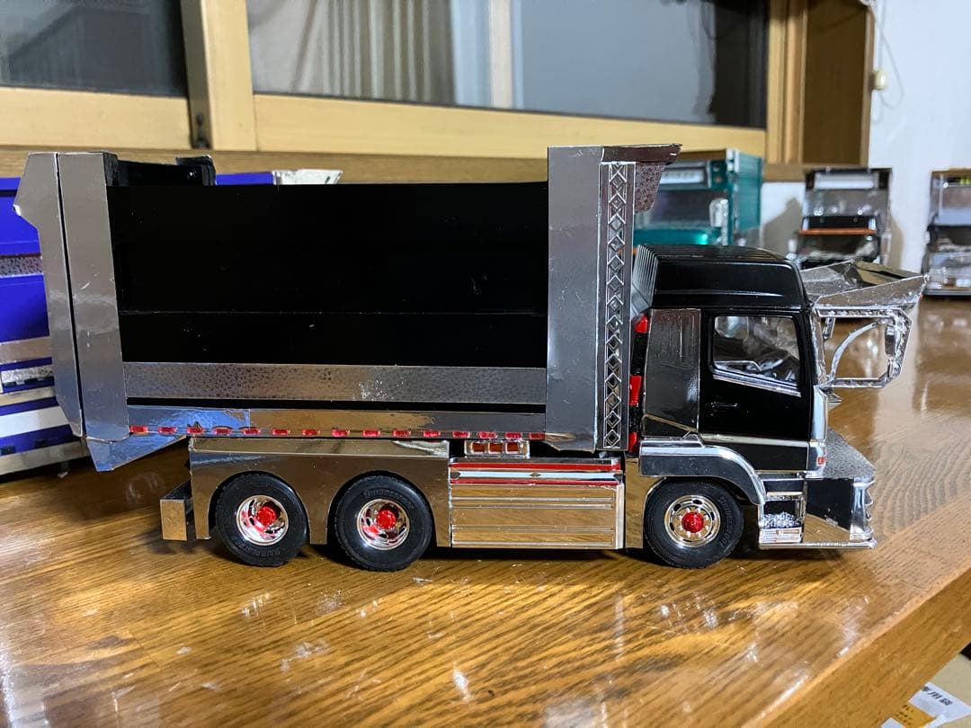 デコトラダンプ、1/32スーパーグレートデカ箱ダンプ、完成品 - メルカリ