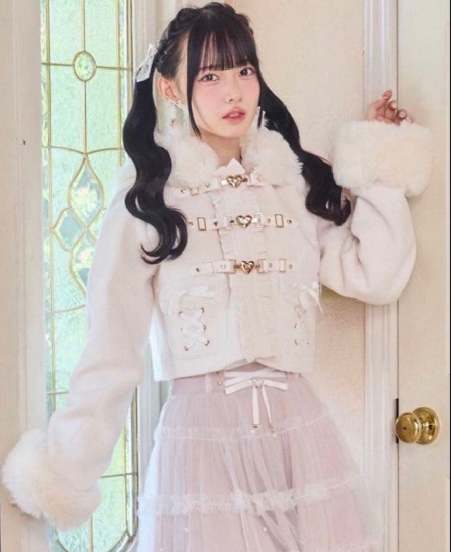 ROJITA ハートバックルショートコート