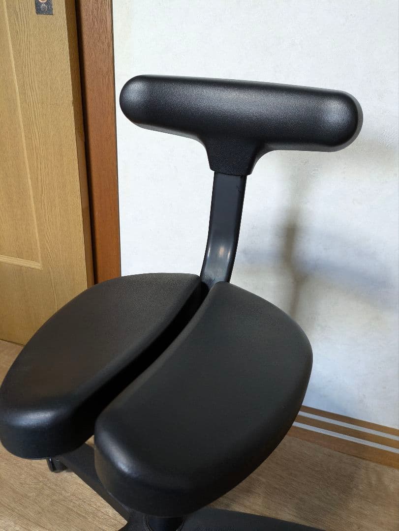 アーユルチェアー　キャスタータイプ　オクトパス　ブラック（体圧分散マット付き）