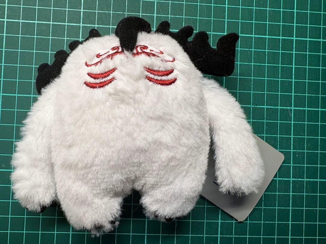 ケルヌンノス もふもふチャーム - メルカリ