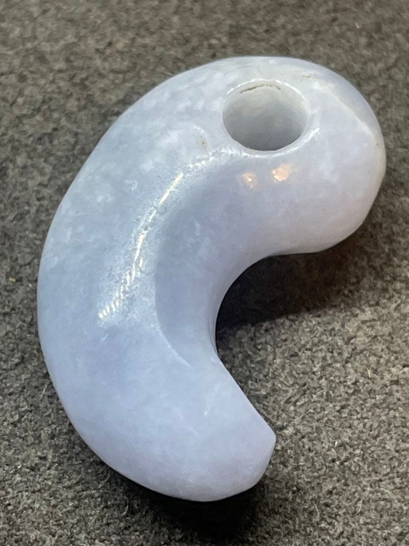 古墳時代　ラベンダー翡翠勾玉　出土品 古墳時代 翡翠勾玉 アップルグリーン ラベンダー宝石質翡翠 出土品