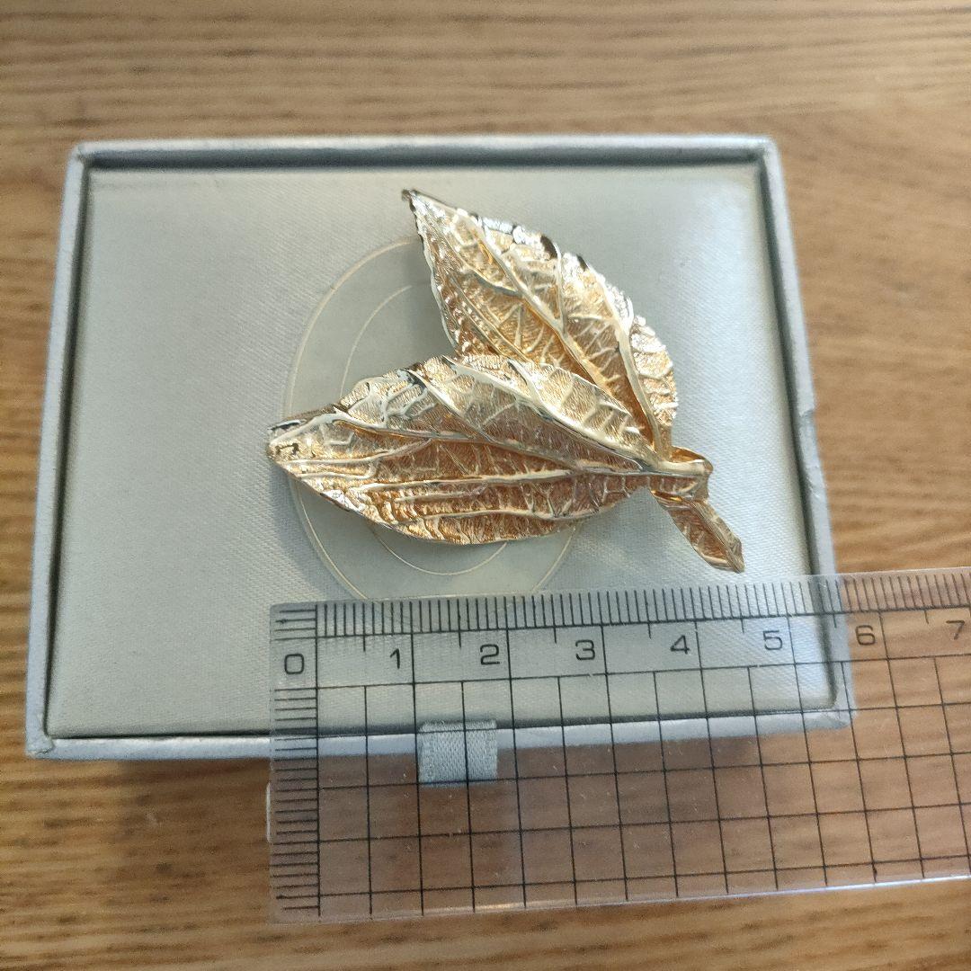 Dior リーフモチーフ ブローチ 希少 刻印 付属品なし - メルカリ