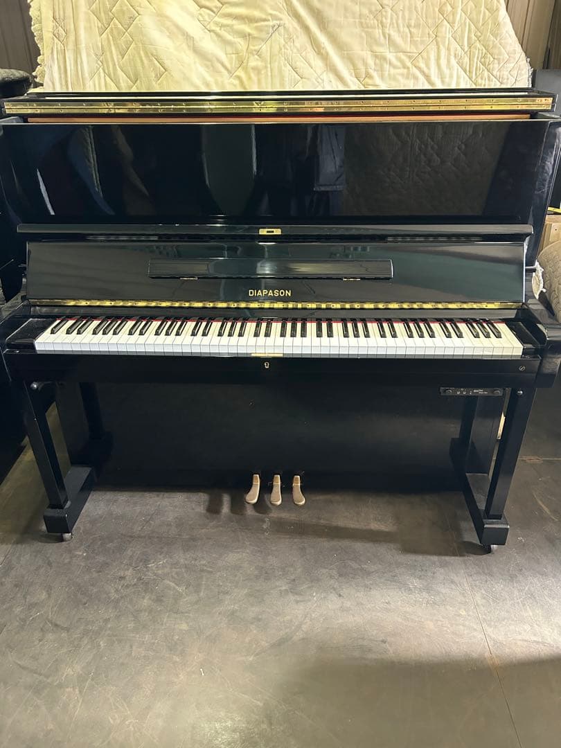 超価格、ディアパンピアノD126CE、人気のスタンダードタイプ、お買い得1台限！