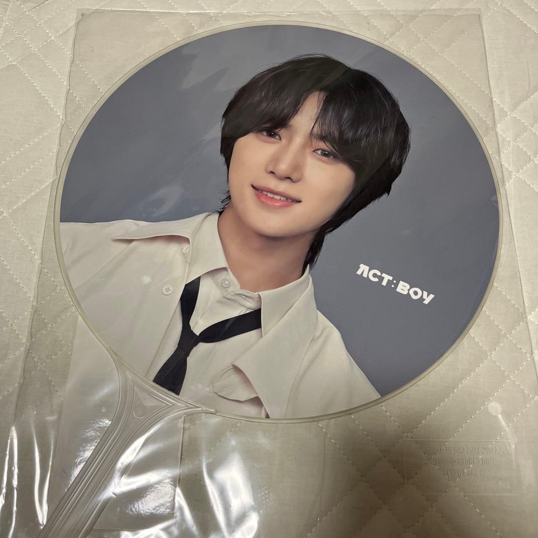 TXT ボムギュ うちわ まとめ売り - メルカリ