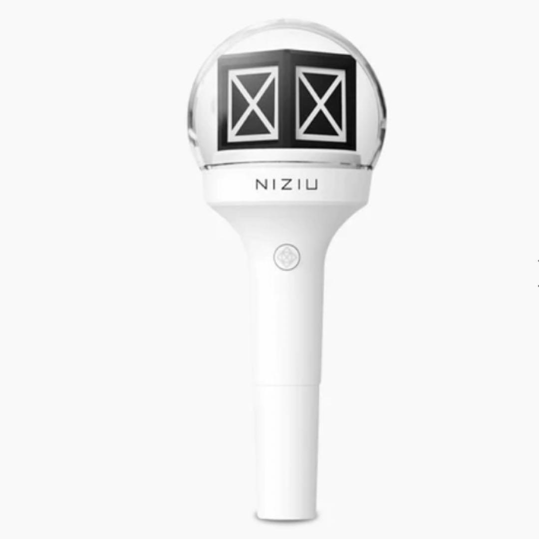 NiziU OFFICIAL LIGHT STICK 公式 ペンライト 電池付き - メルカリ