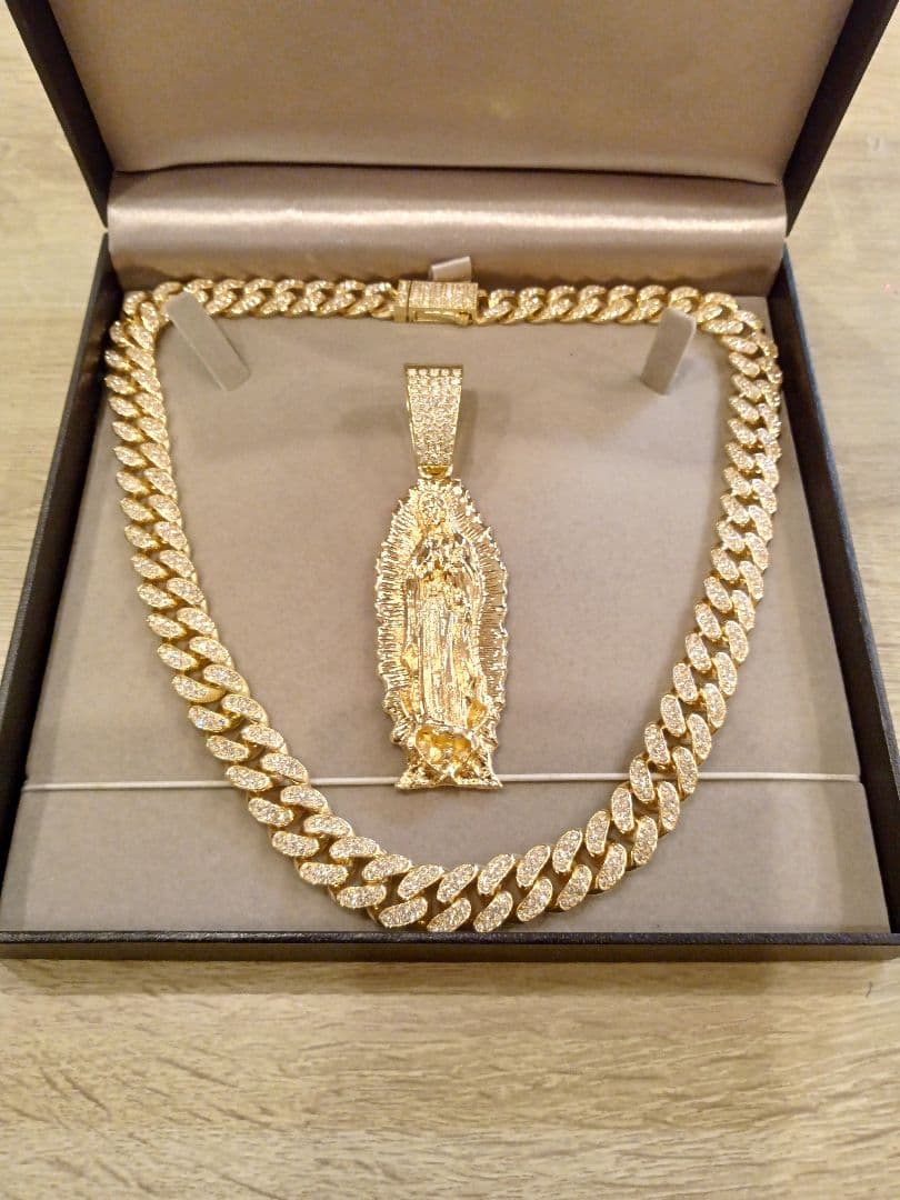 T*ん様 ゴールド　マリア　アヴァランチ　18kgp ネックレス　マイアミキュー