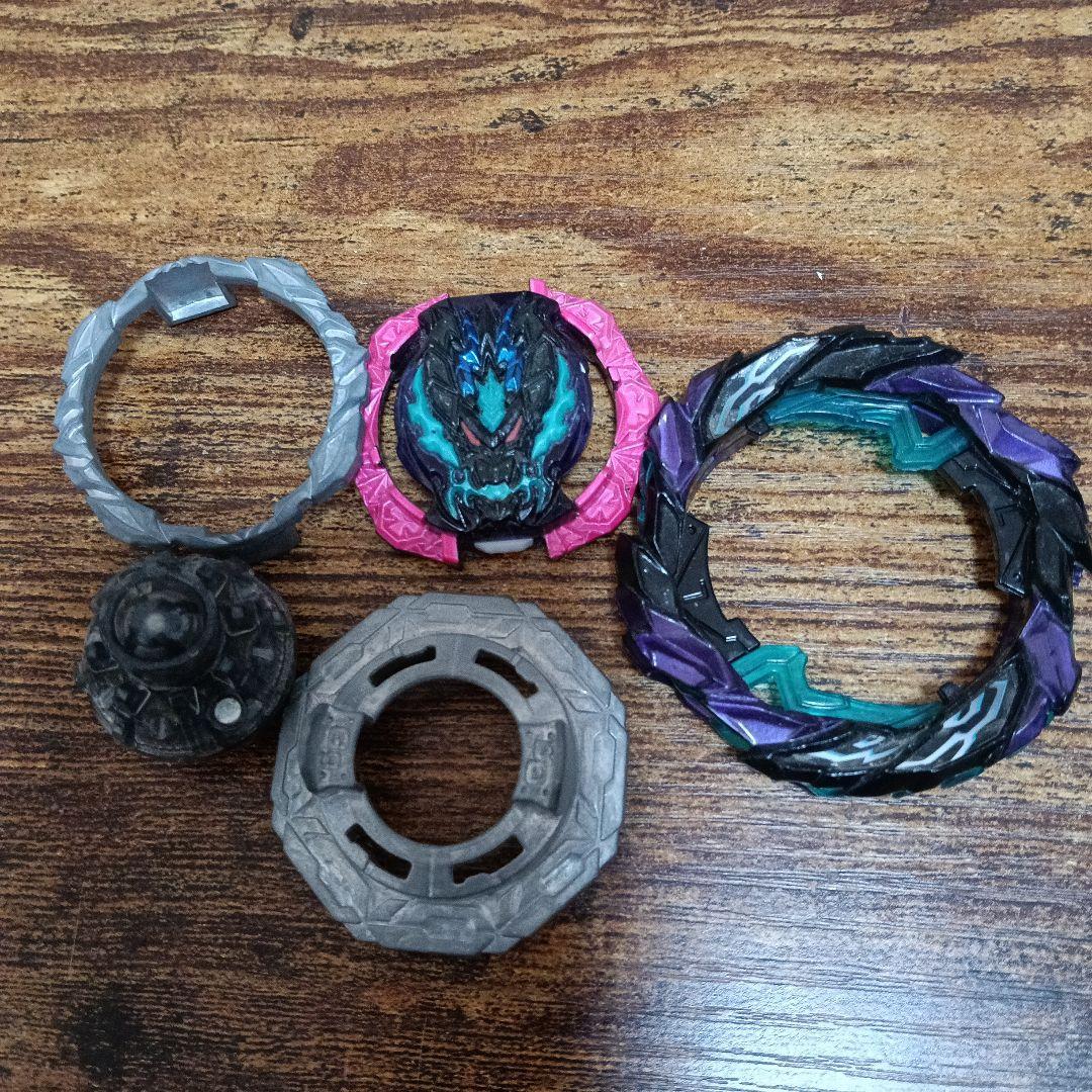 ベイブレードバースト ダイナマイト ロアバハムート ベイブレード