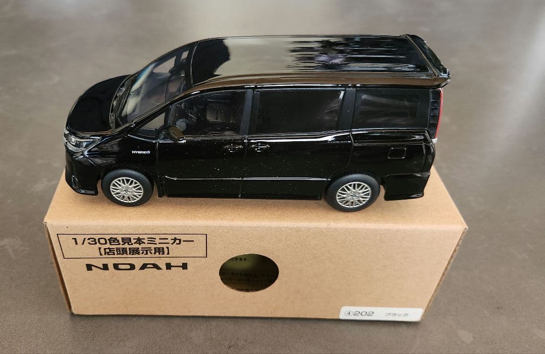 トヨタ非売品 1/30 ノア Si 80後期型 ブラック 202ミニカー - メルカリ