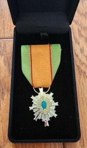 第5級防衛功労章操縦無事故、募集功労等、箱はベルベット物