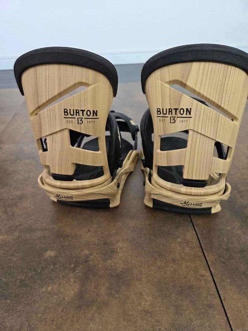 Burton Mission ビンディング Mサイズ ブラック/ナチュラルウッド
