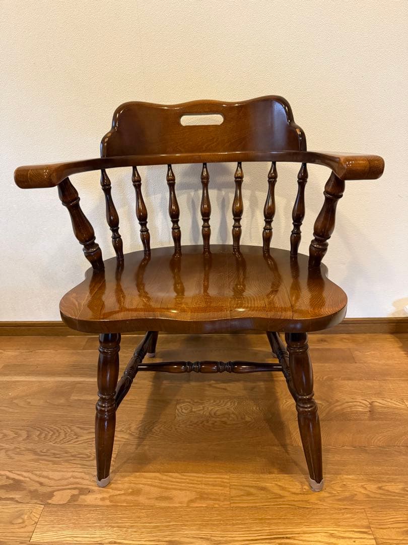 モモニクサマ①飛騨産業　キツツキマーク　木製アームチェア