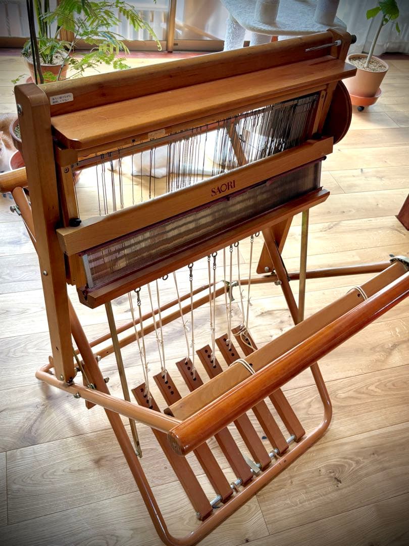 手織機SAORI SX60 4枚綜絖 6本ペダル (スプリング式)本体 手織機SAORI WX60/SX60 折りたたみ方・開き方 - YouTube