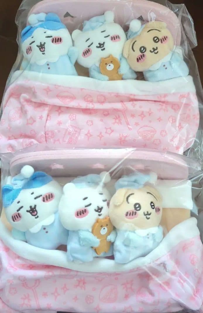 ちいかわ　おやすみベッドと繋がるマスコットセット　おやすみ　マスコット2個