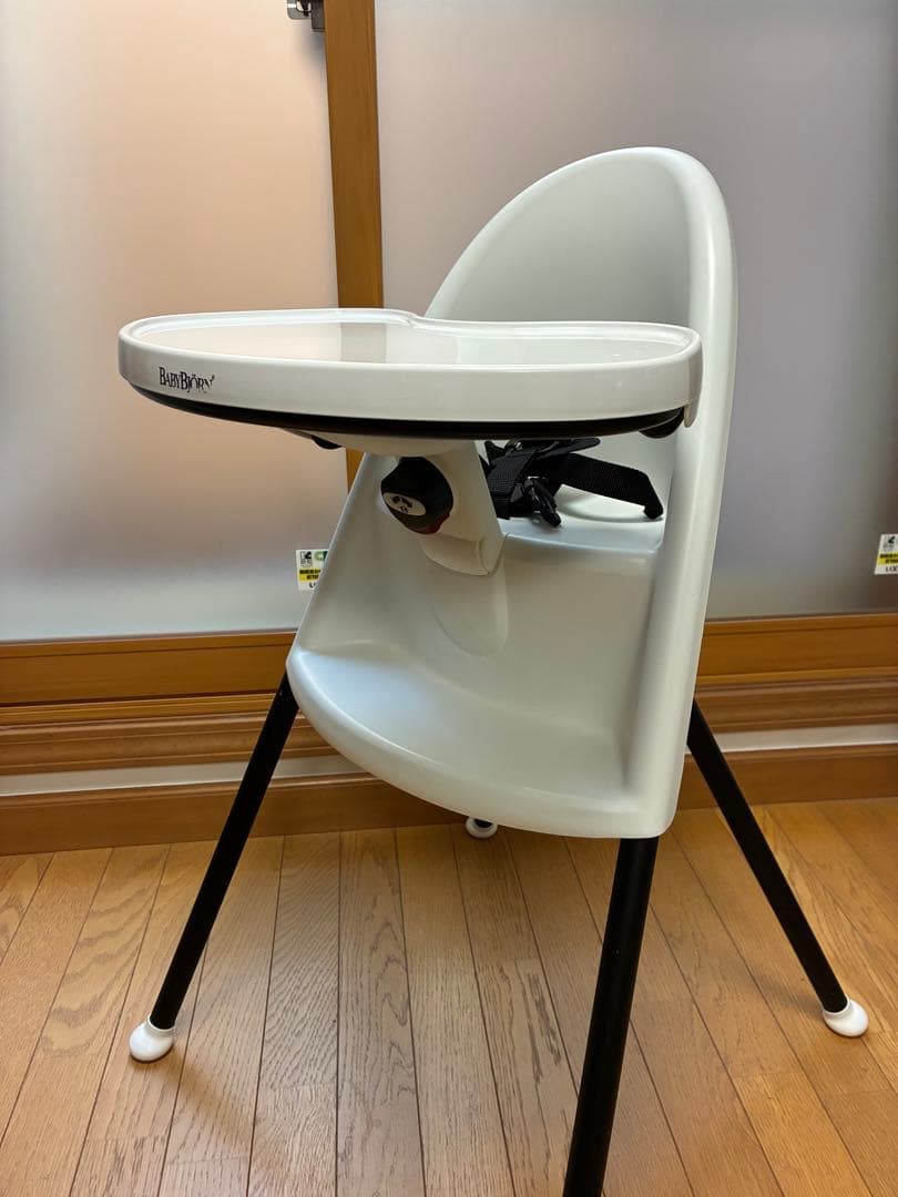 BABYBJÖRN ベビーチェア ホワイト ベビービョルン ハーネスあり - メルカリ