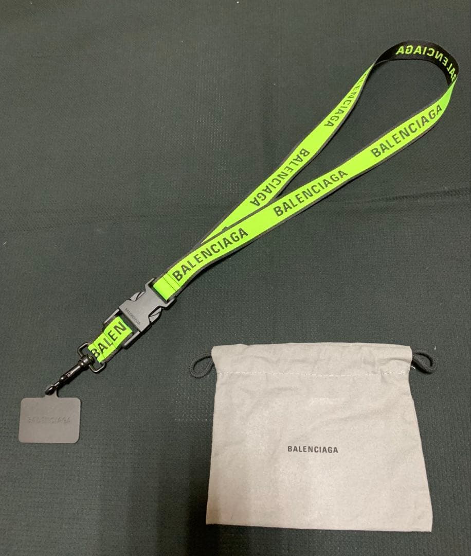 バレンシアガ ネックストラップ 蛍光イエロー
