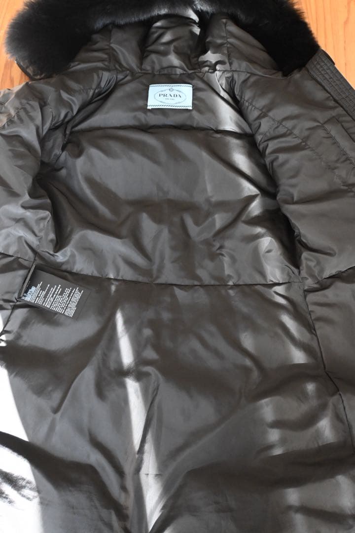 新品】PRADA プラダ ブラック ダウンコート 36 (29E117) - メルカリ