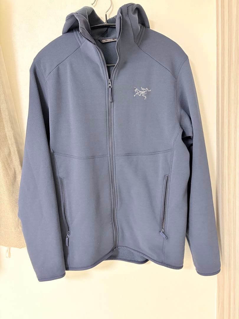 カイヤナイトフーディー　ARC’TERYX アークテリクス　Sサイズ　ほつれあり