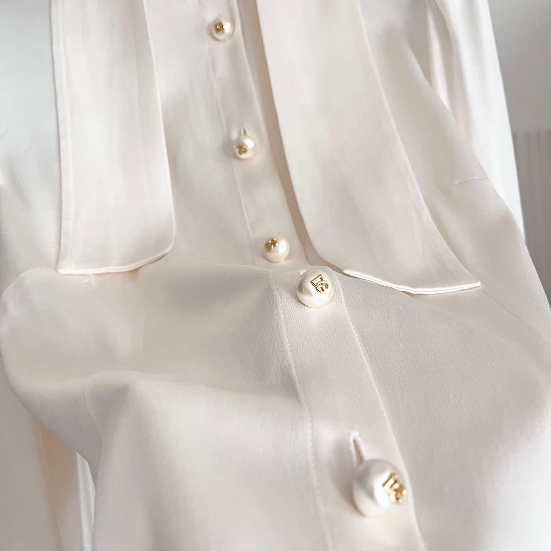 DOLCE&GABBANA DGロゴパール ボウタイブラウス 36 シルク - メルカリ