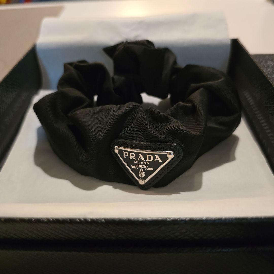 PRADA　プラダ　ナイロンシュシュ　箱付き