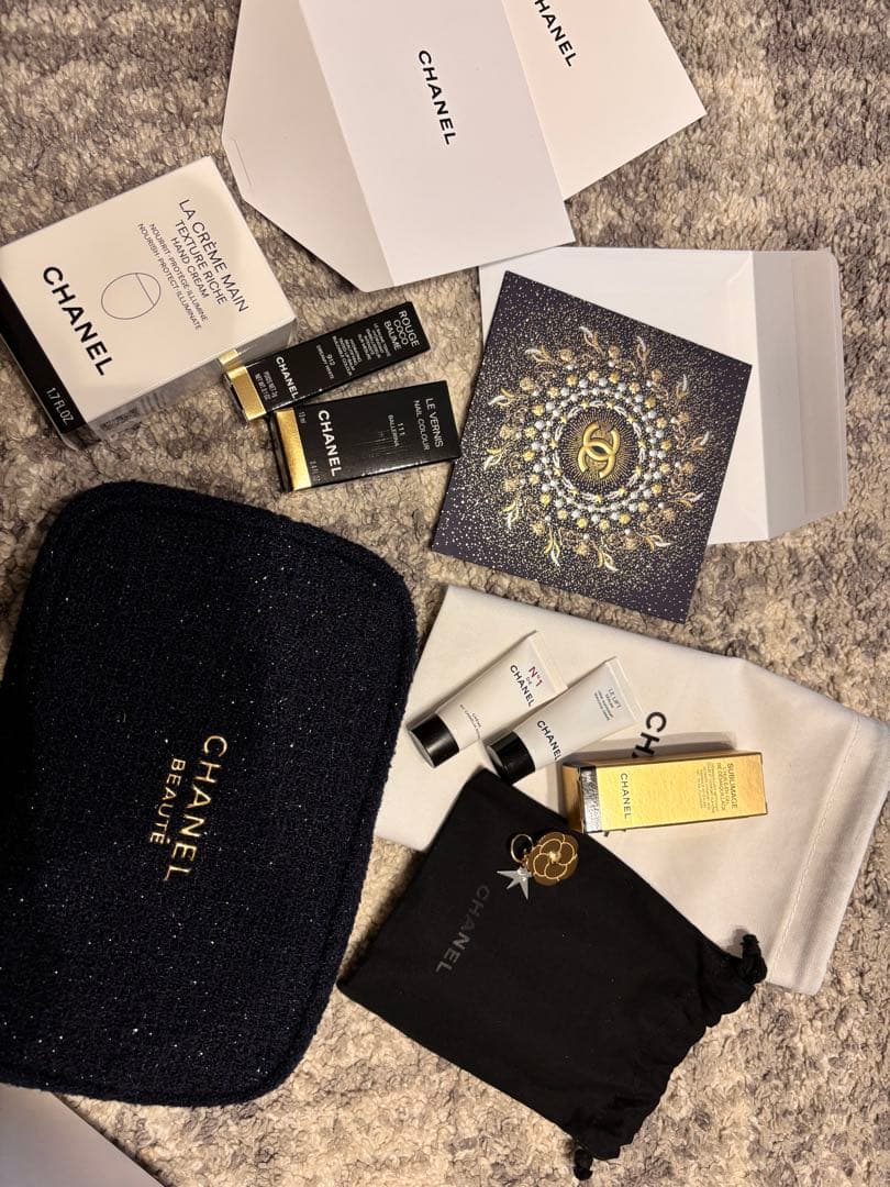 【完売品】シャネル ホリデー限定セット2025リップ アンド ネイルケアセット 新品 CHANEL 2025 クリスマス最新コフレ リップアンドネイルケアセット