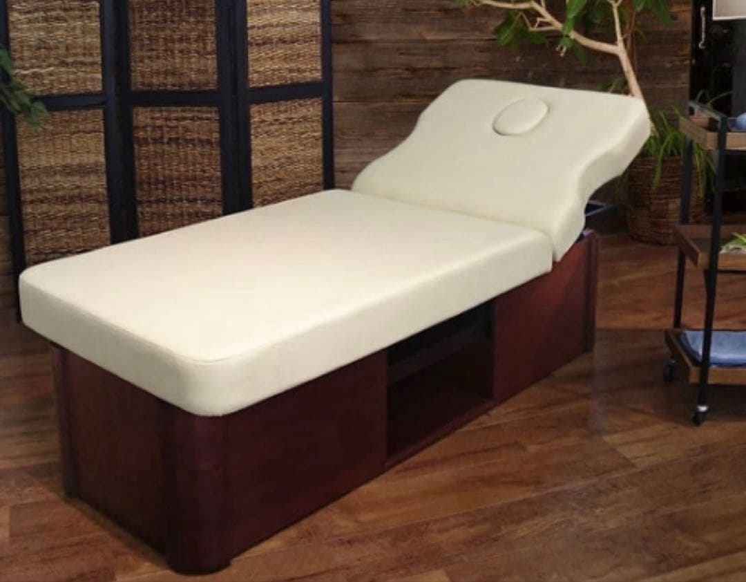 良品◎マッサージ台　LUSSO ⭐︎千葉県エリア　お値下げ相談可能　配達します。