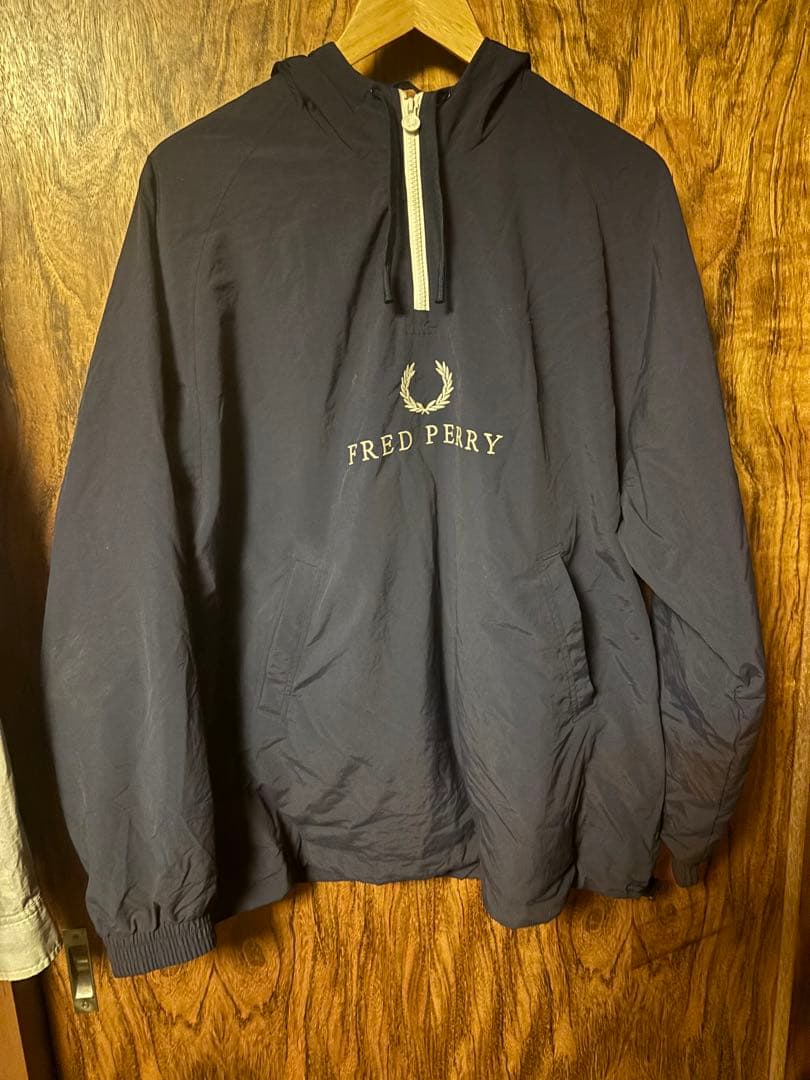 FRED PERRY ネイビー ナイロンジャケット - メルカリ