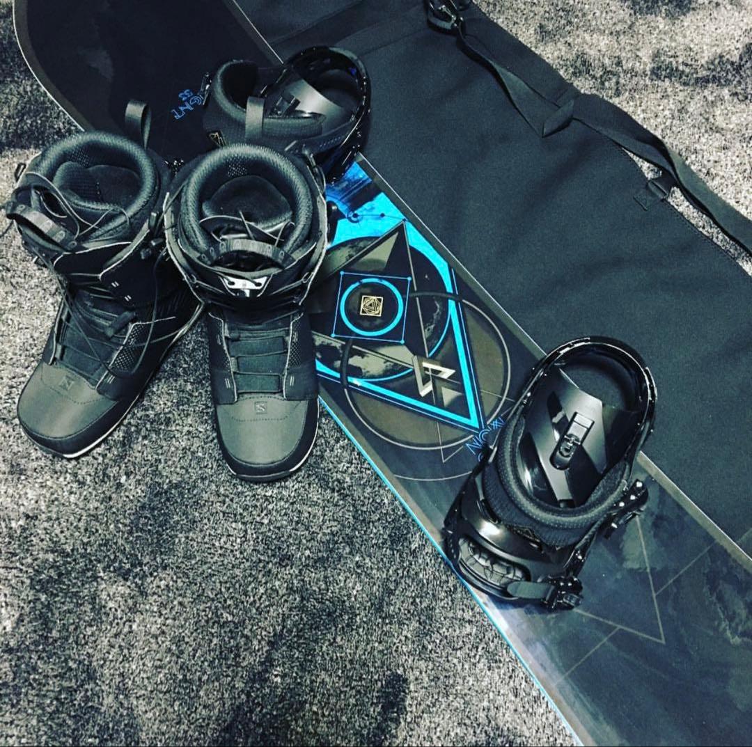 t*】様 スノーボード ビンディングとブーツセット　2018年購入
