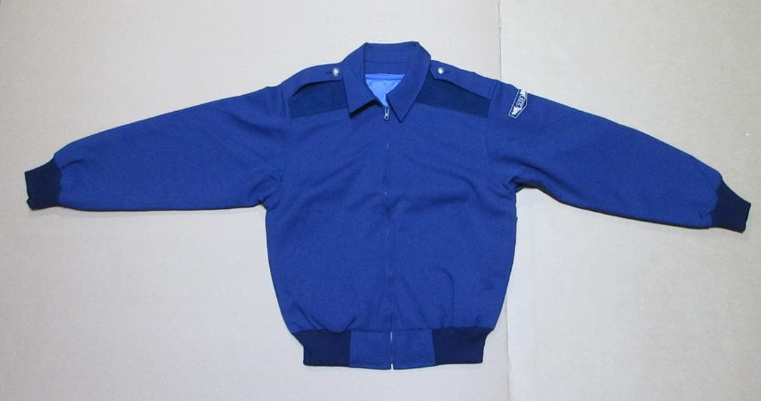 ４号：航空自衛隊のジャンパー（Ｓサイズ）